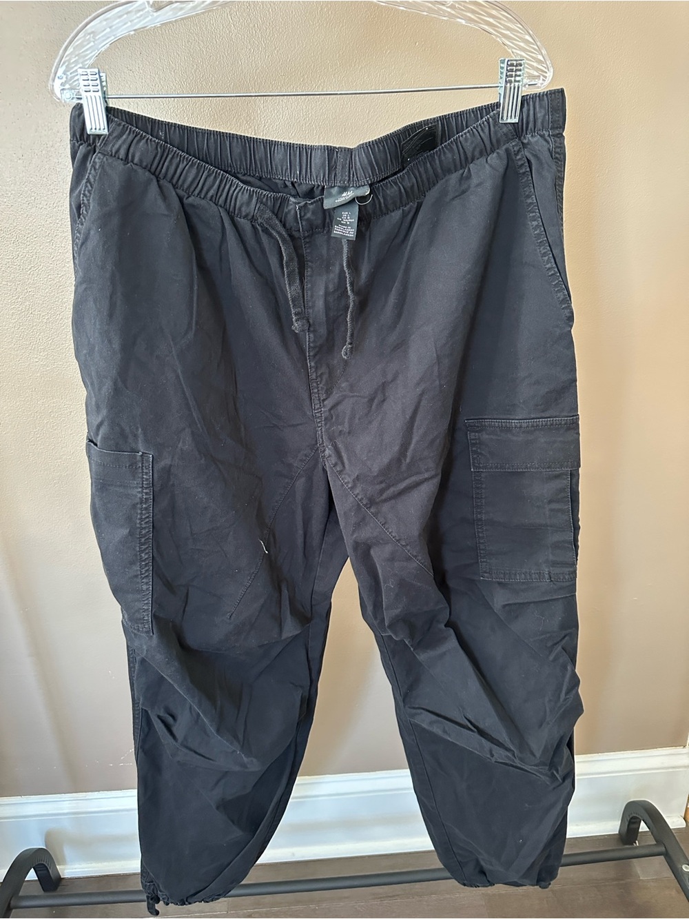 H&M Men's Black Cargo Joggers with Drawstring Waist Size L